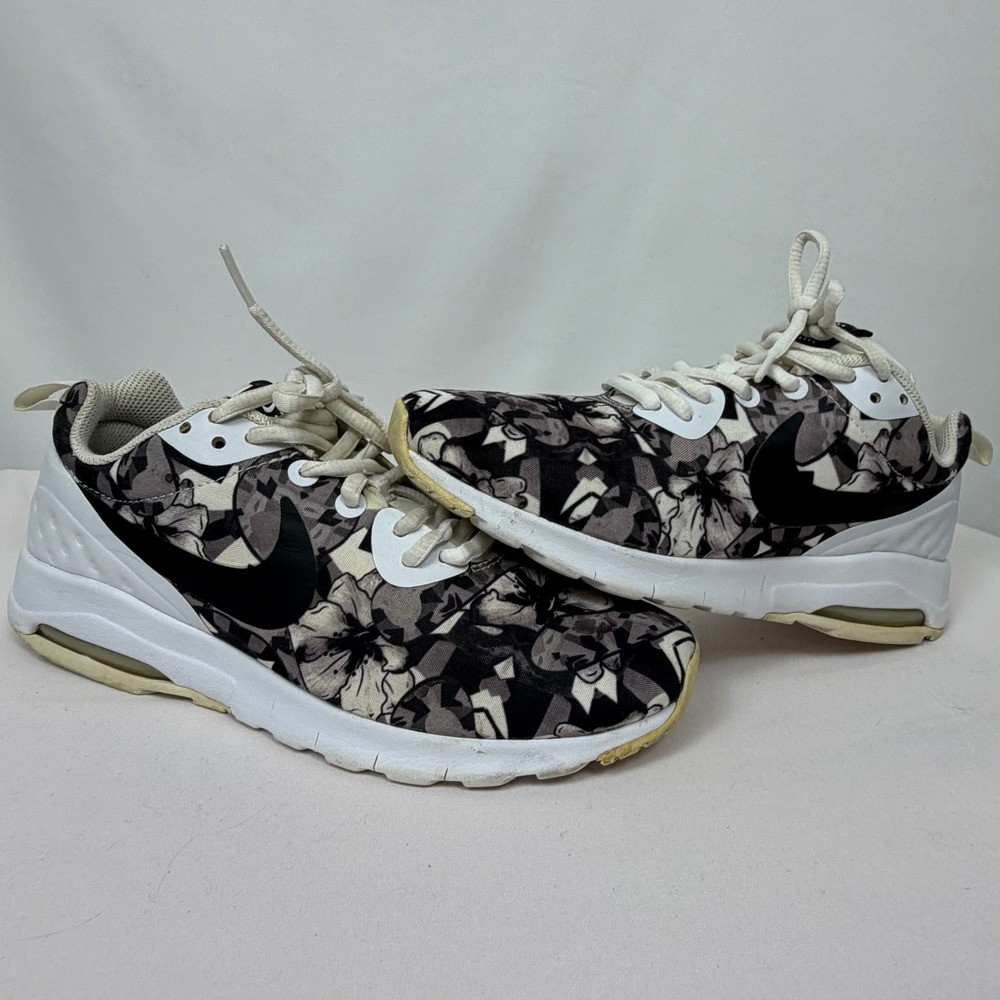 Nike Air Max Motion LW SE Womens 7.5 Black White Floral Print 844890-101